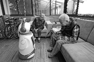 国家出手！养老进入“黑科技时代”独居老人、子女都要乐了！(图1)