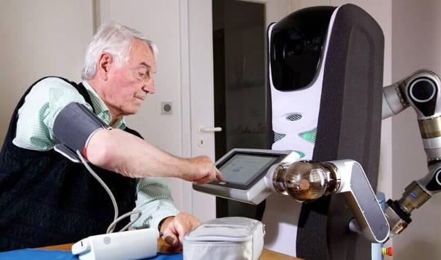 新春走基层你未来的“照护保姆”正在这里受训!探访青岛康养机器人训练验证中心(图1)