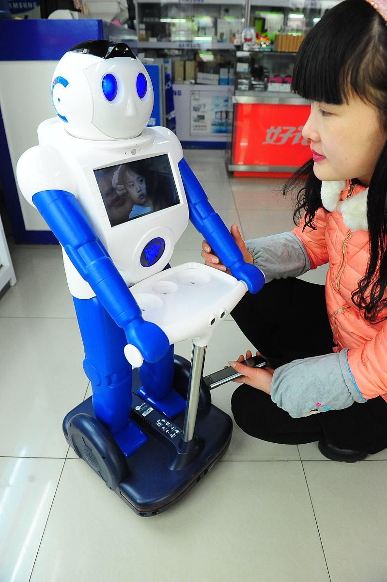 绝活太多！我国首个机器人保姆正式上岗：短短一天内订单被刷爆(图1)